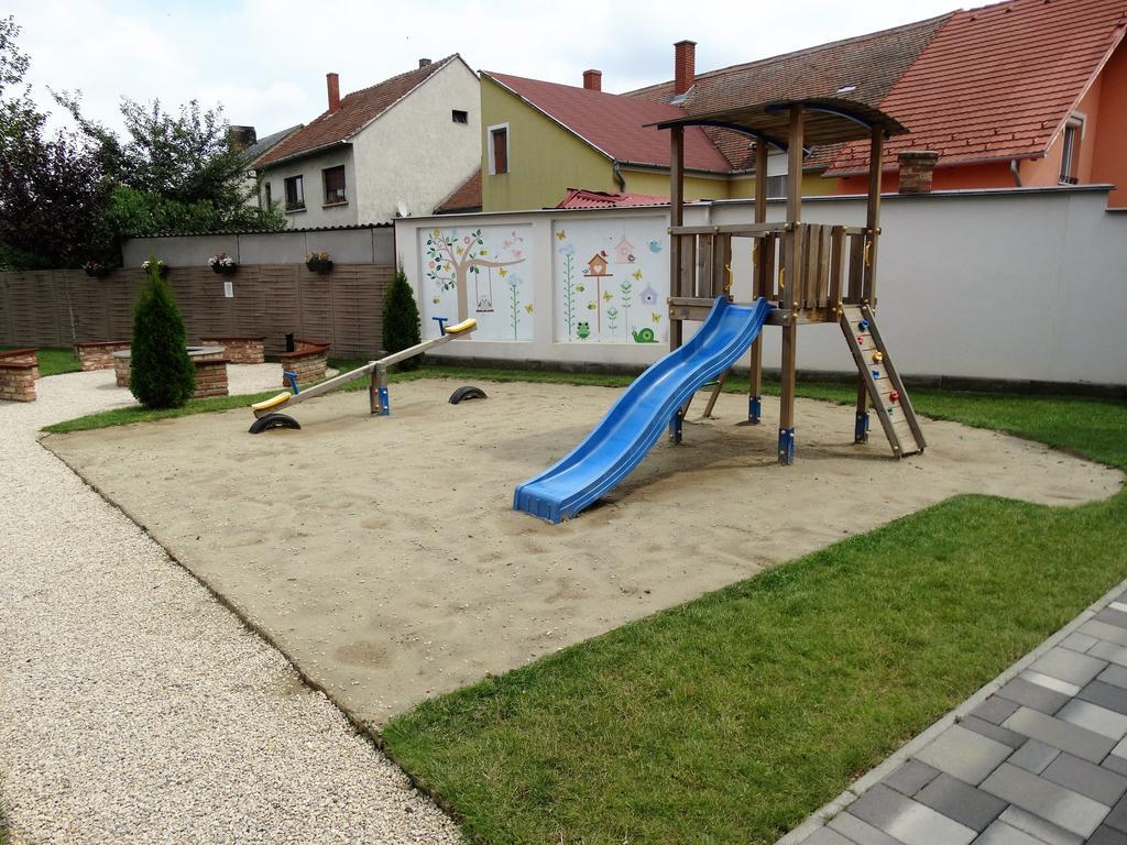 Holiday Apartman Sárvár Εξωτερικό φωτογραφία